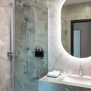 Titanium 1 BedRoom Suite 1 King Bed Balcony
